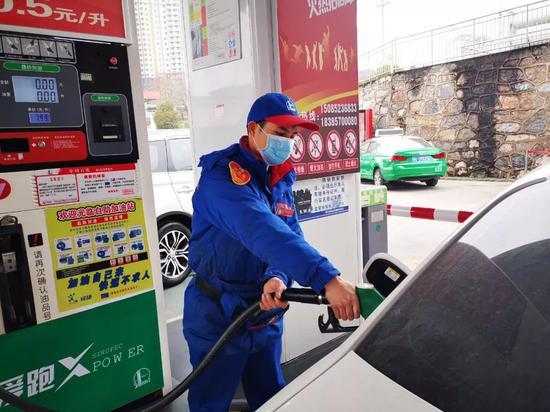 武汉加油站爆料事件最新,真相与争议交织的油品安全疑云